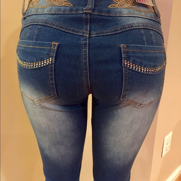 Columbian Jeans - Picture 2 of 3